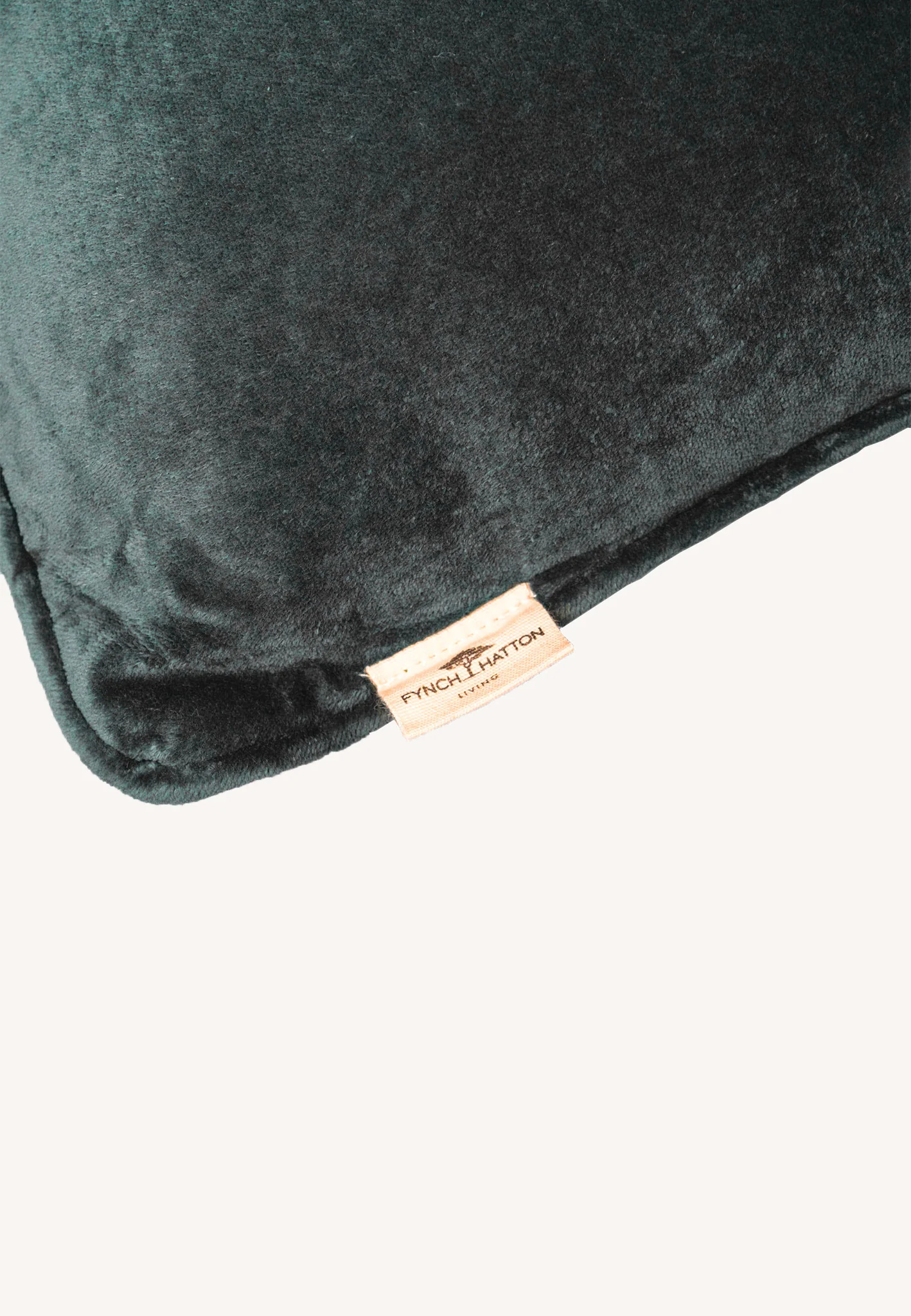 AMANI Samtkissen mit einfarbiger Paspel - Image 4