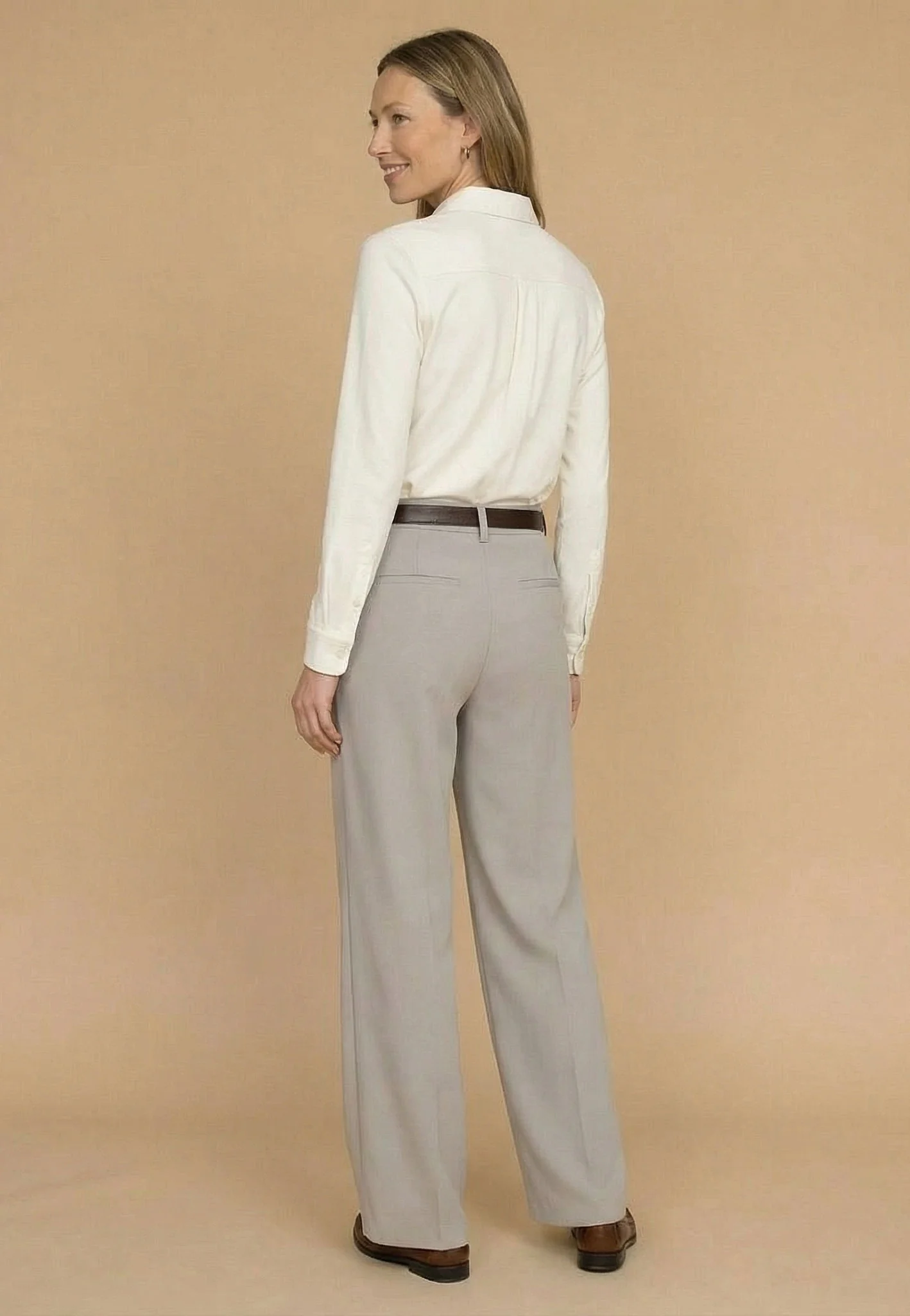 Bluse aus Viskose-Elasthan-Mix mit klassischem Hemdkragen - Image 3