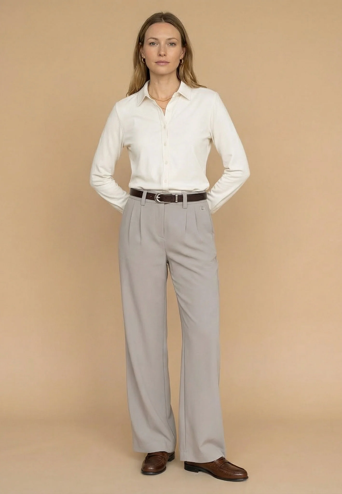 Bluse aus Viskose-Elasthan-Mix mit klassischem Hemdkragen - Image 4