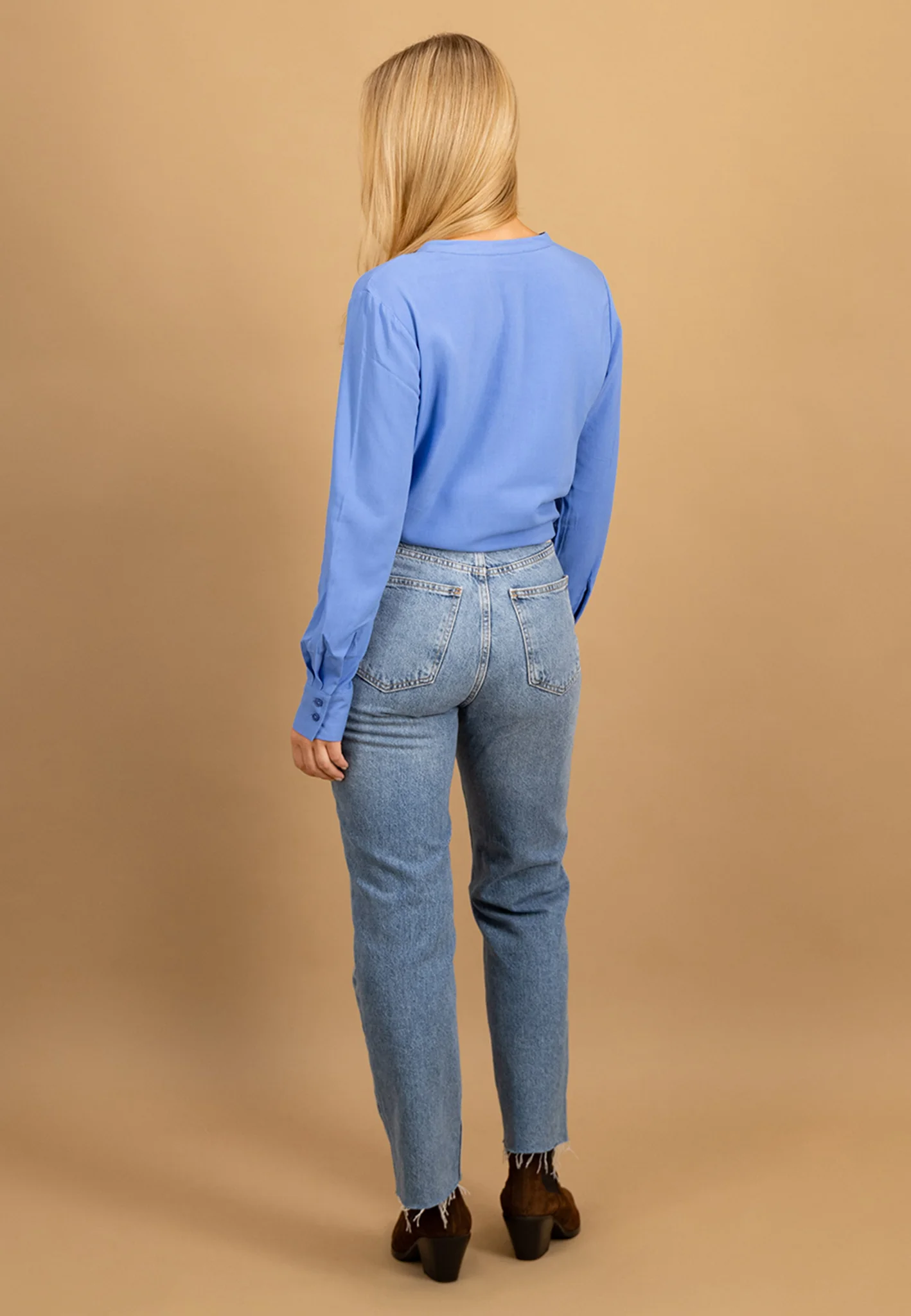 Bluse aus Viskose mit Serafino-Ausschnitt - Image 15