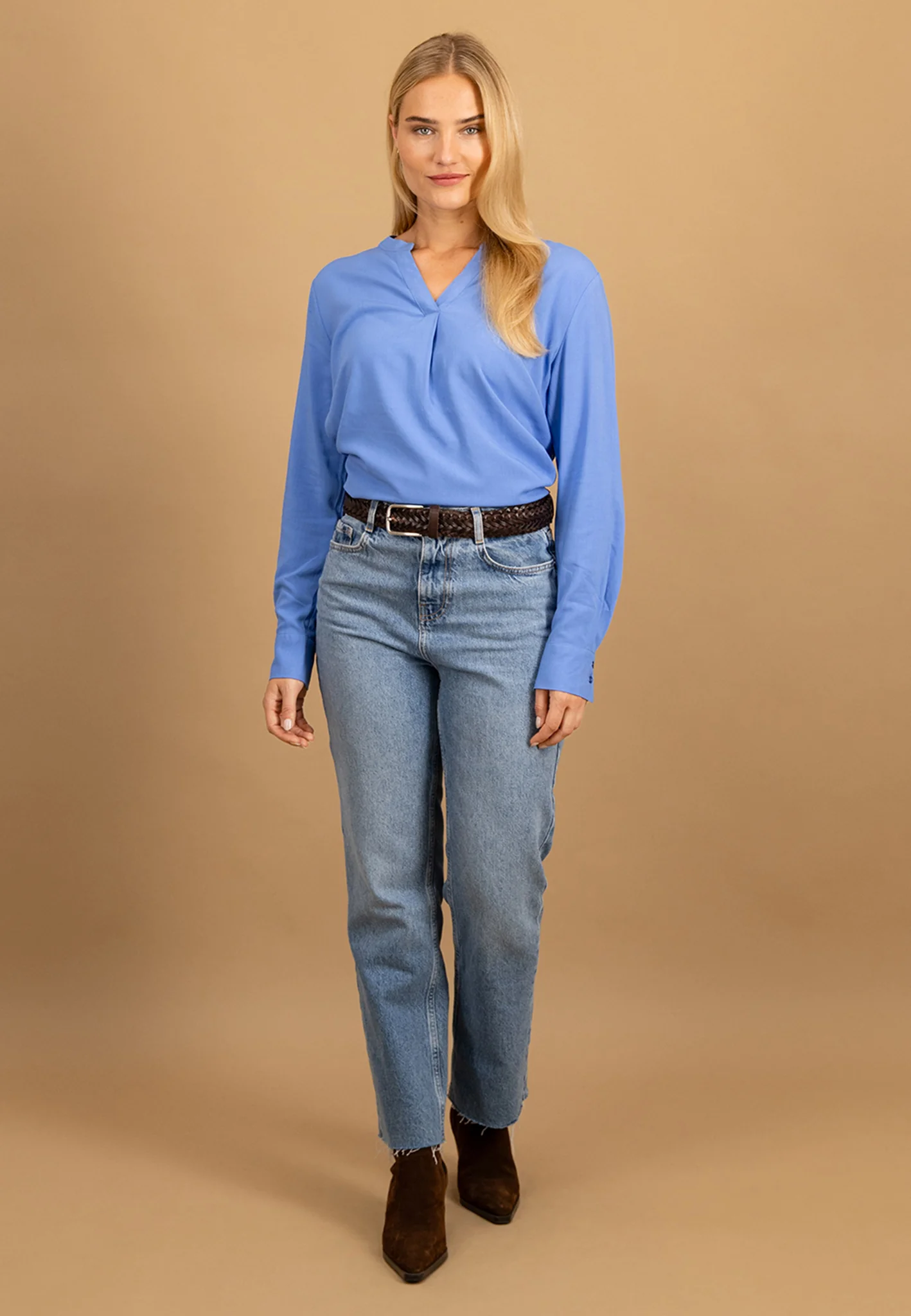 Bluse aus Viskose mit Serafino-Ausschnitt - Image 16