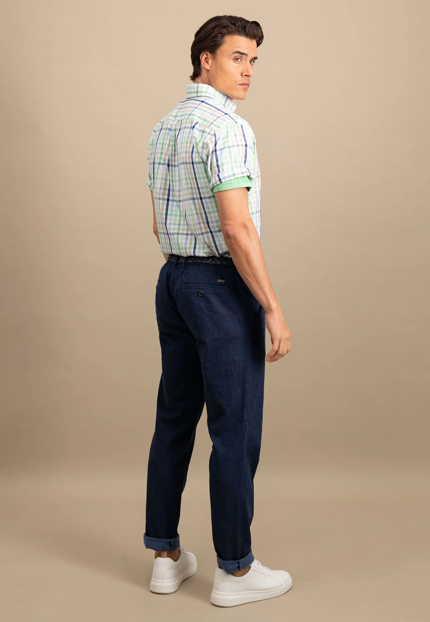 Fein kariertes Halbarm-Hemd mit Logodetail - Image 11