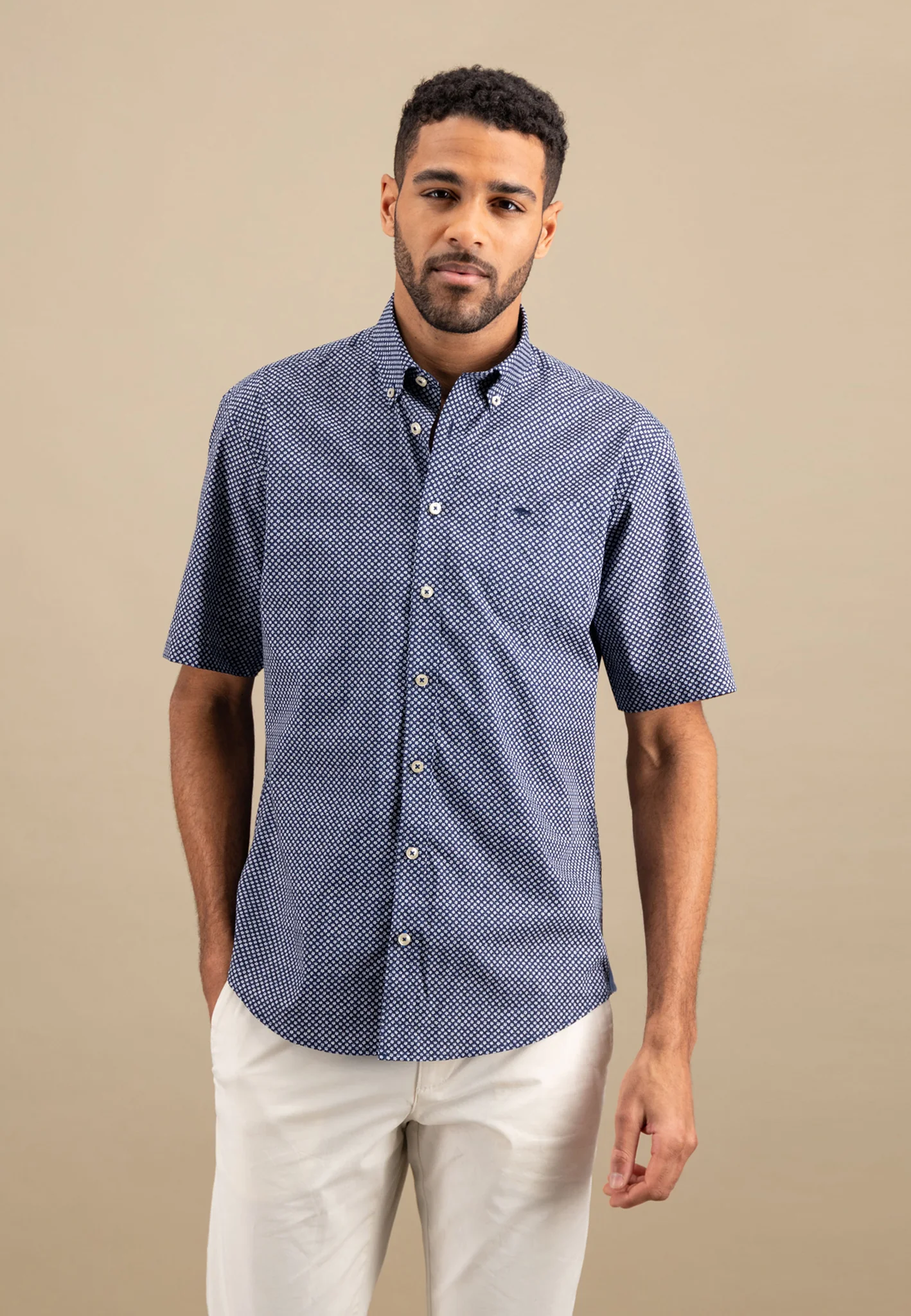 Halbarm-Hemd aus Baumwolle mit Print - Image 11