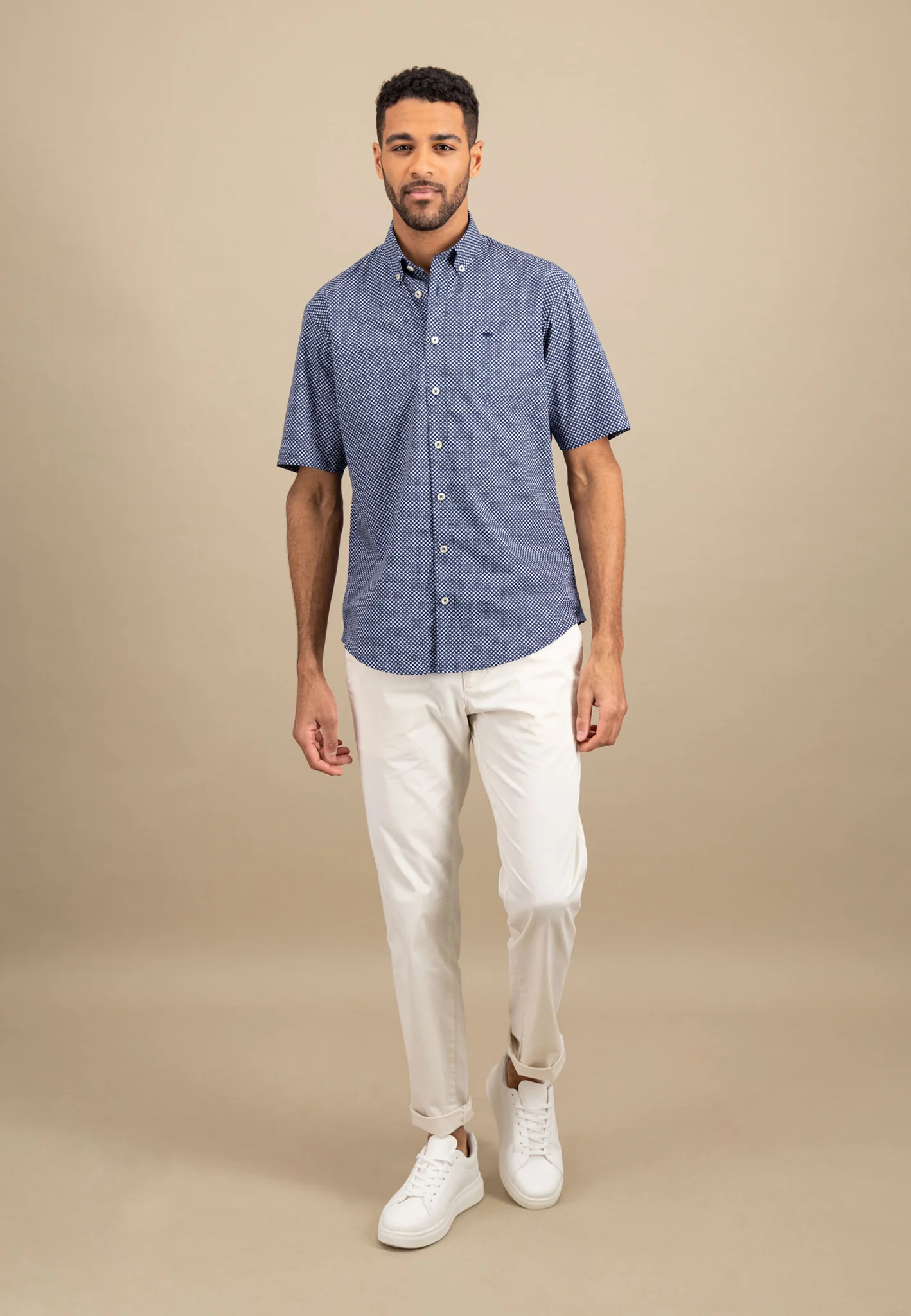 Halbarm-Hemd aus Baumwolle mit Print - Image 12