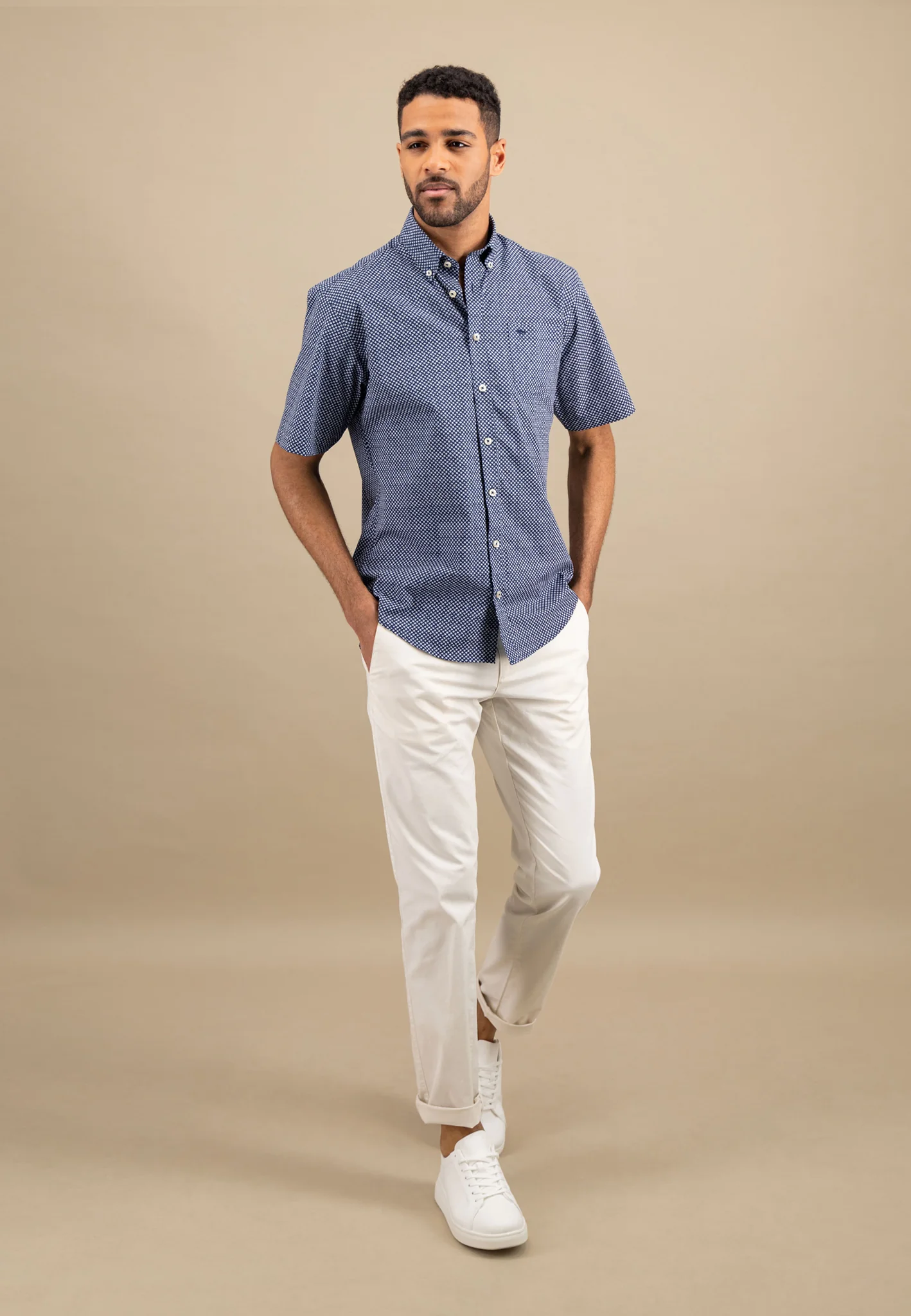 Halbarm-Hemd aus Baumwolle mit Print - Image 14