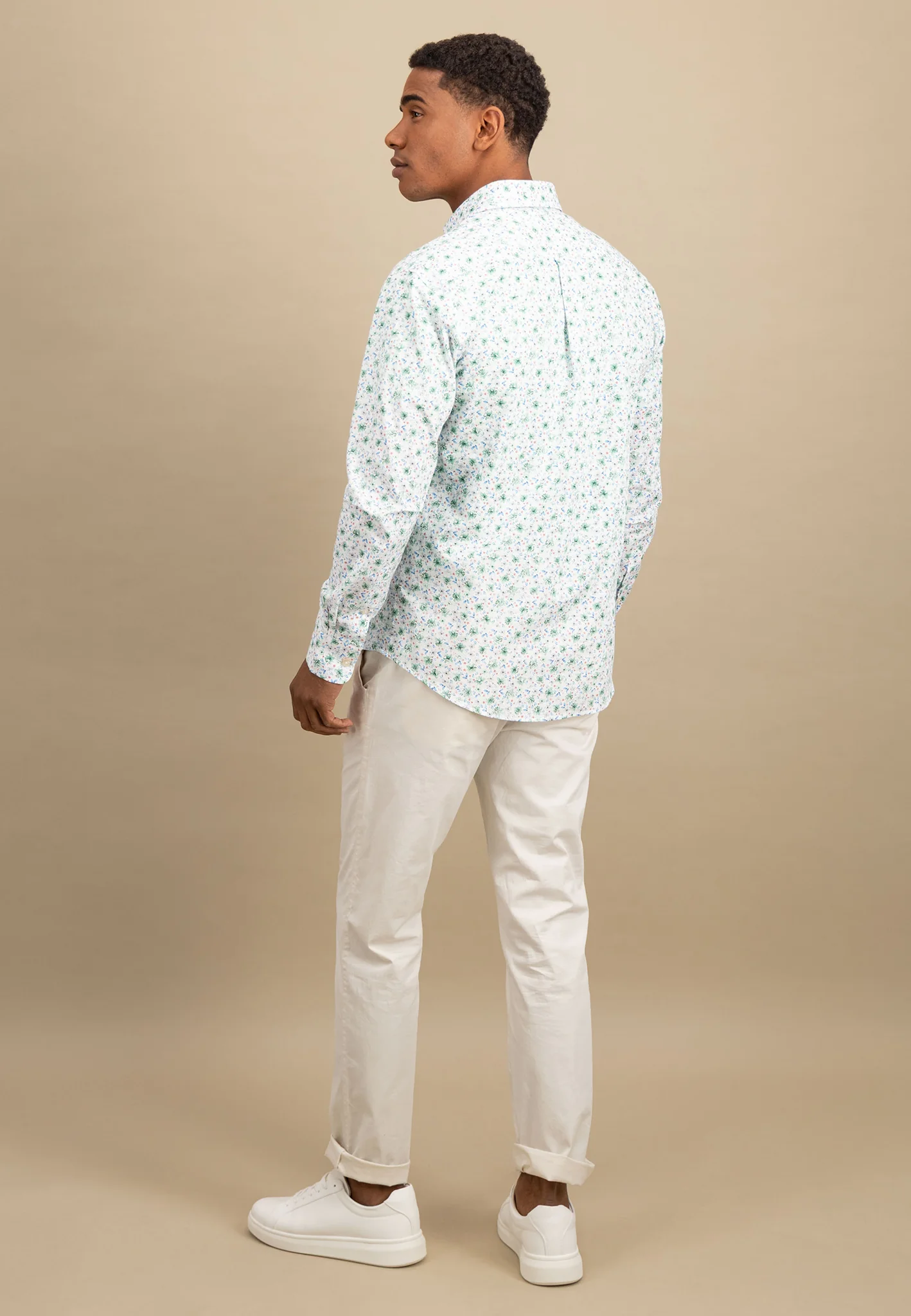 Hemd mit Button-Down-Kragen und floralem Print - Image 9