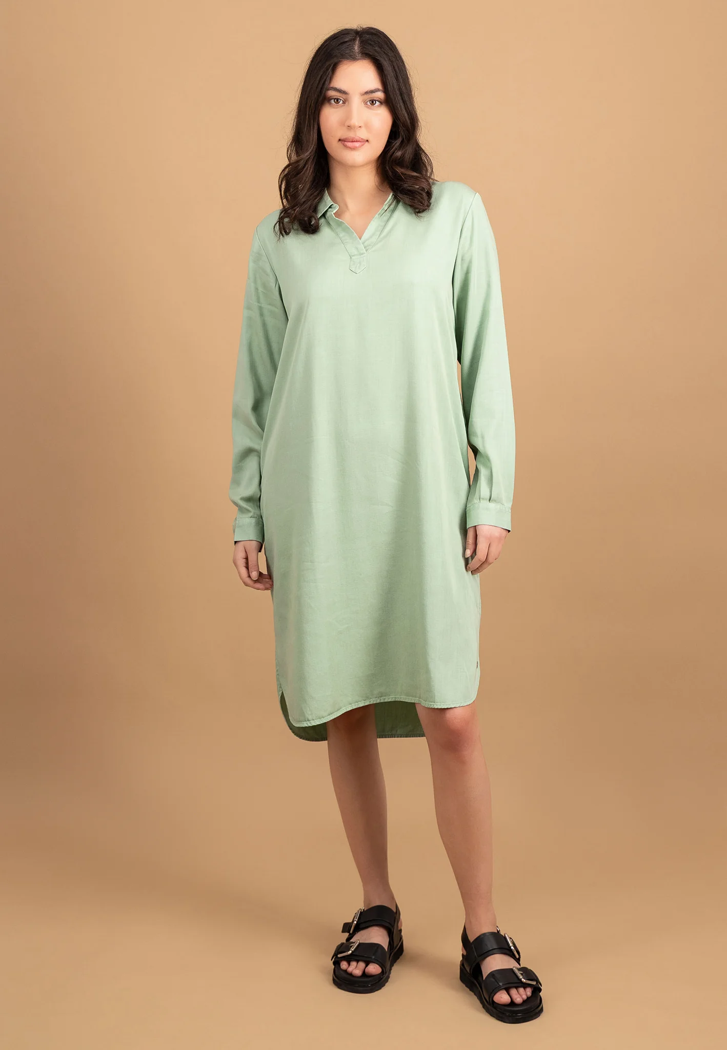 Hemdblusenkleid aus Lyocell mit Tunika-Ausschnitt - Image 4