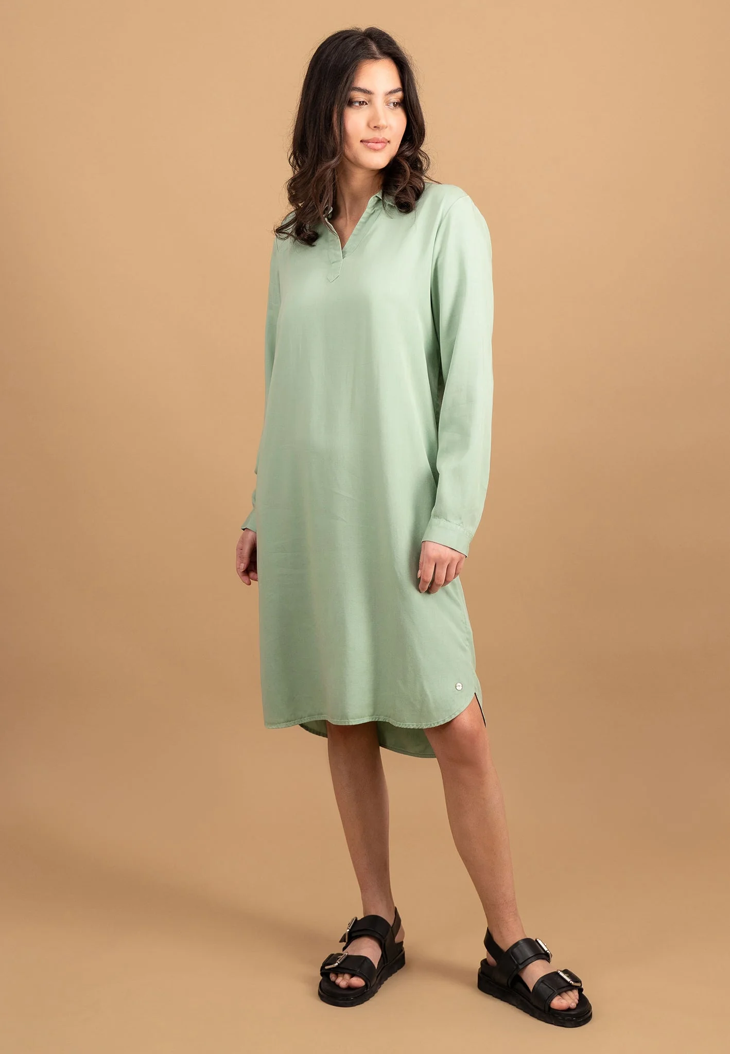 Hemdblusenkleid aus Lyocell mit Tunika-Ausschnitt - Image 8