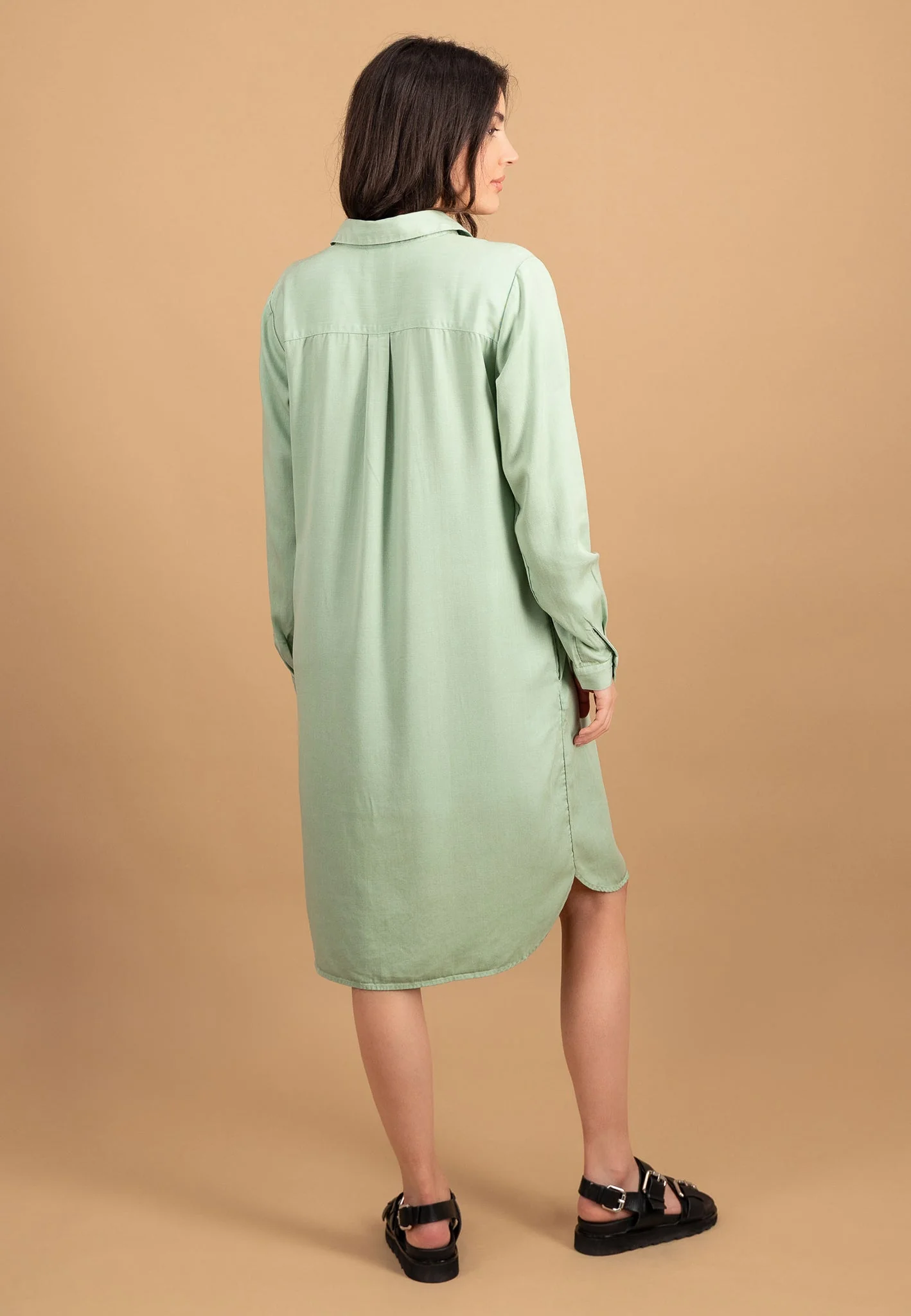 Hemdblusenkleid aus Lyocell mit Tunika-Ausschnitt - Image 9