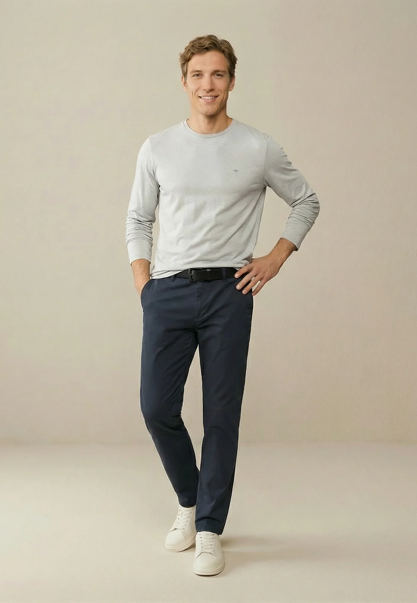 Langarmshirt aus Baumwolle mit Rundhalsausschnitt und Logostickerei - Image 17