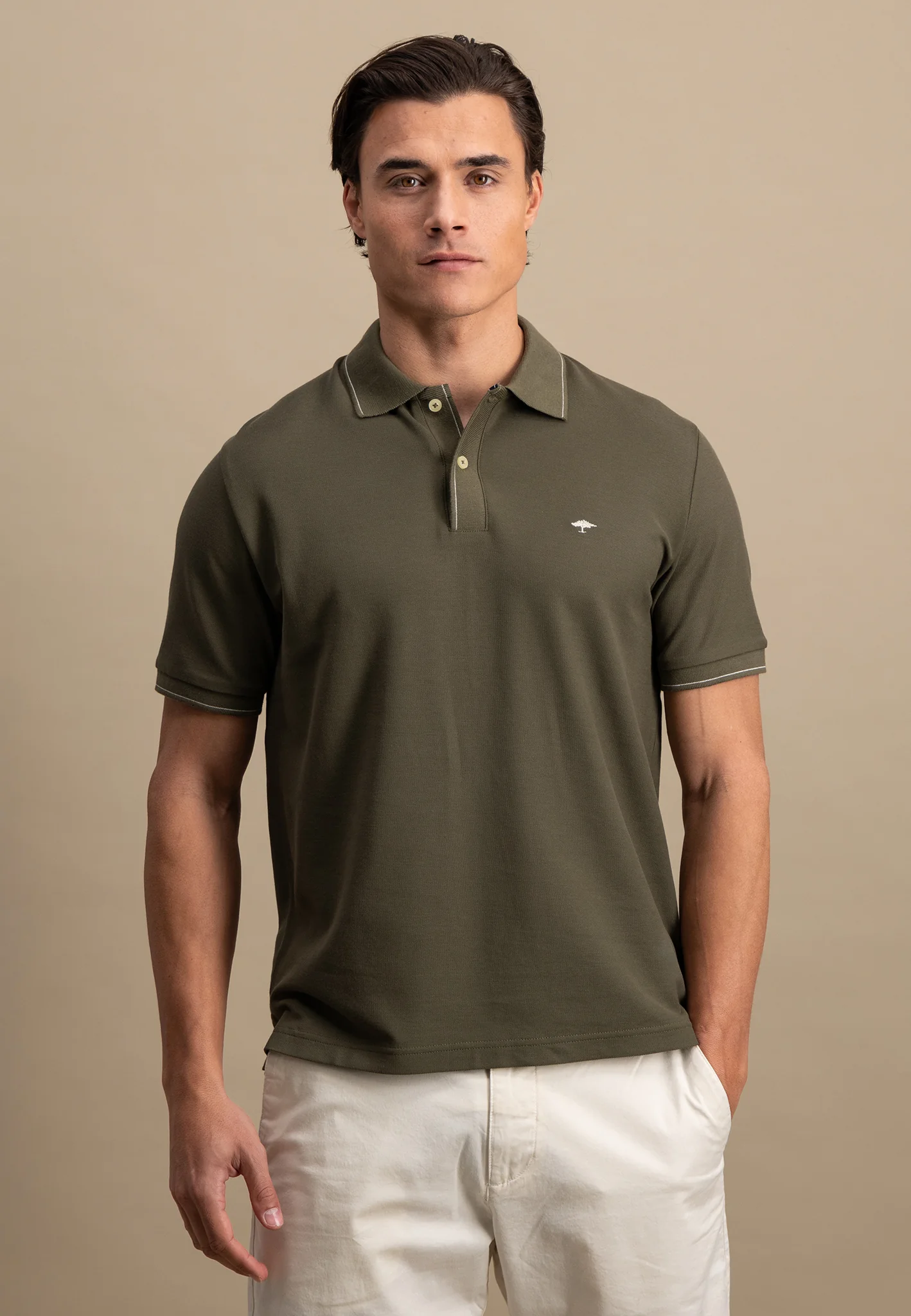 Poloshirt aus Baumwolle mit dezentem Kragendetail - Image 7