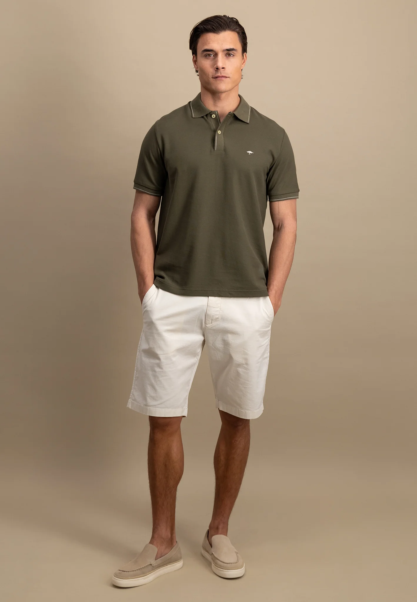 Poloshirt aus Baumwolle mit dezentem Kragendetail - Image 8