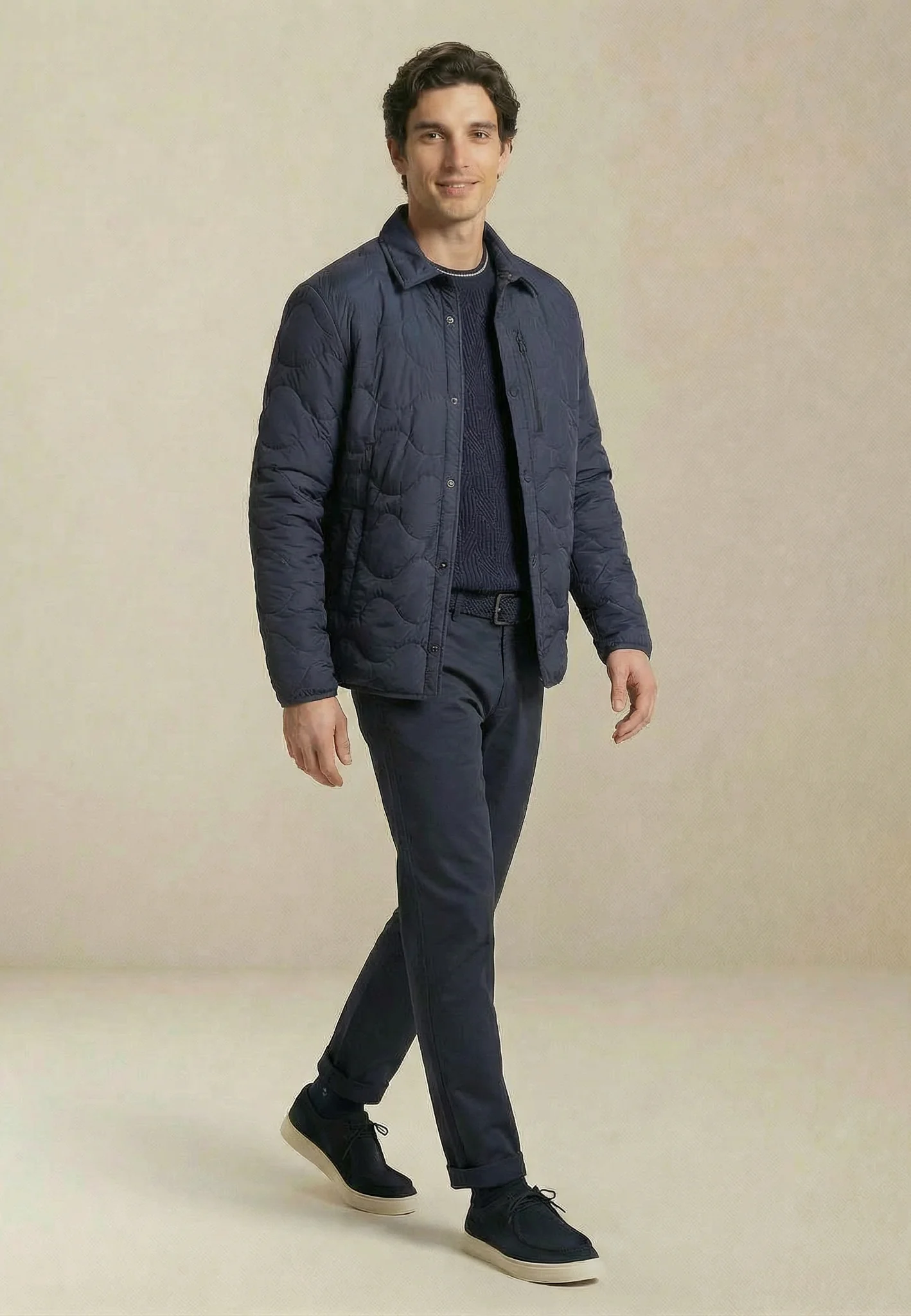 Steppjacke aus Polyamid mit Wellensteppung und Reißverschlusstasche - Image 3