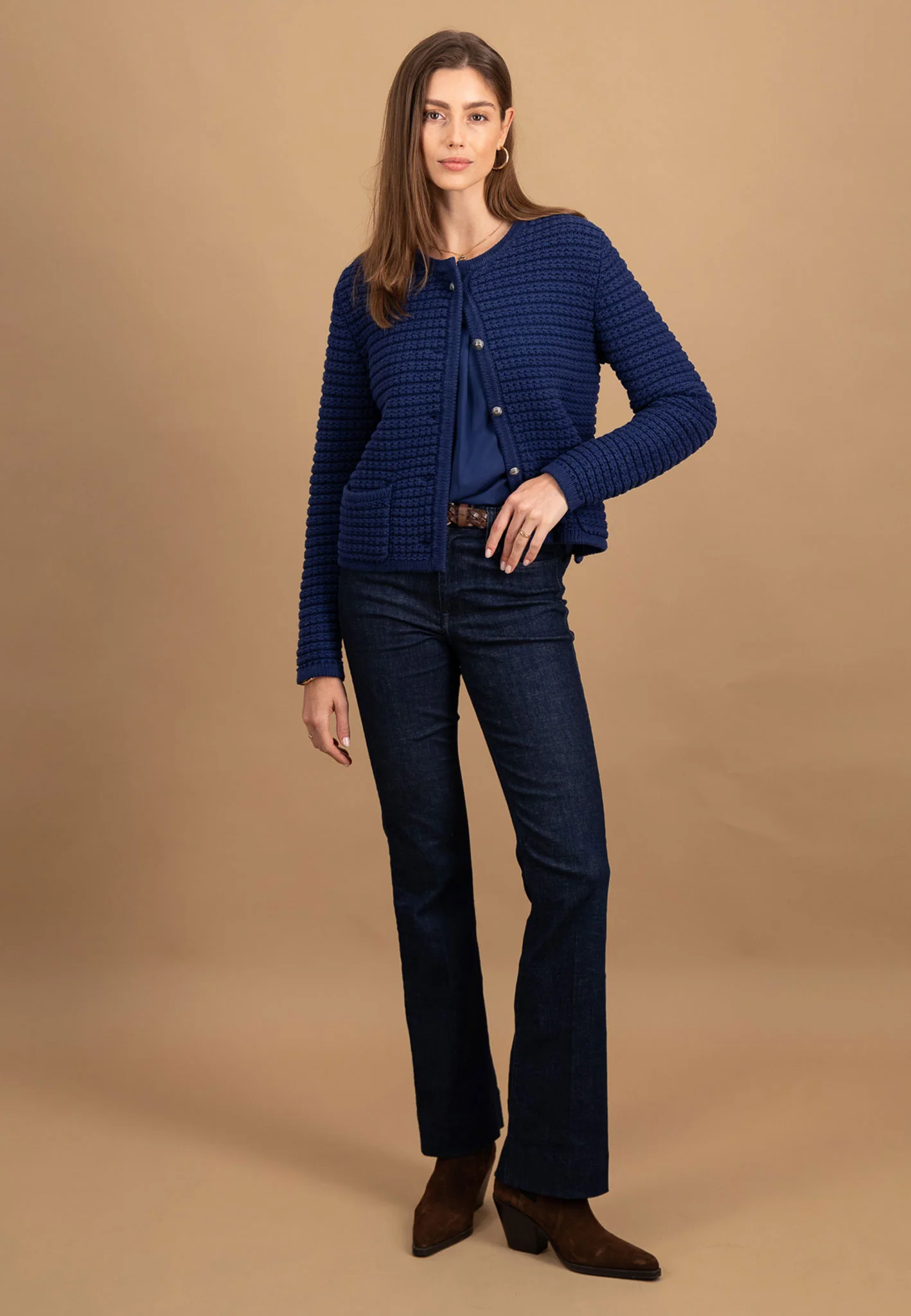 Strickjacke aus Baumwolle mit Strukturstrick und Rundhalsausschnitt - Image 10