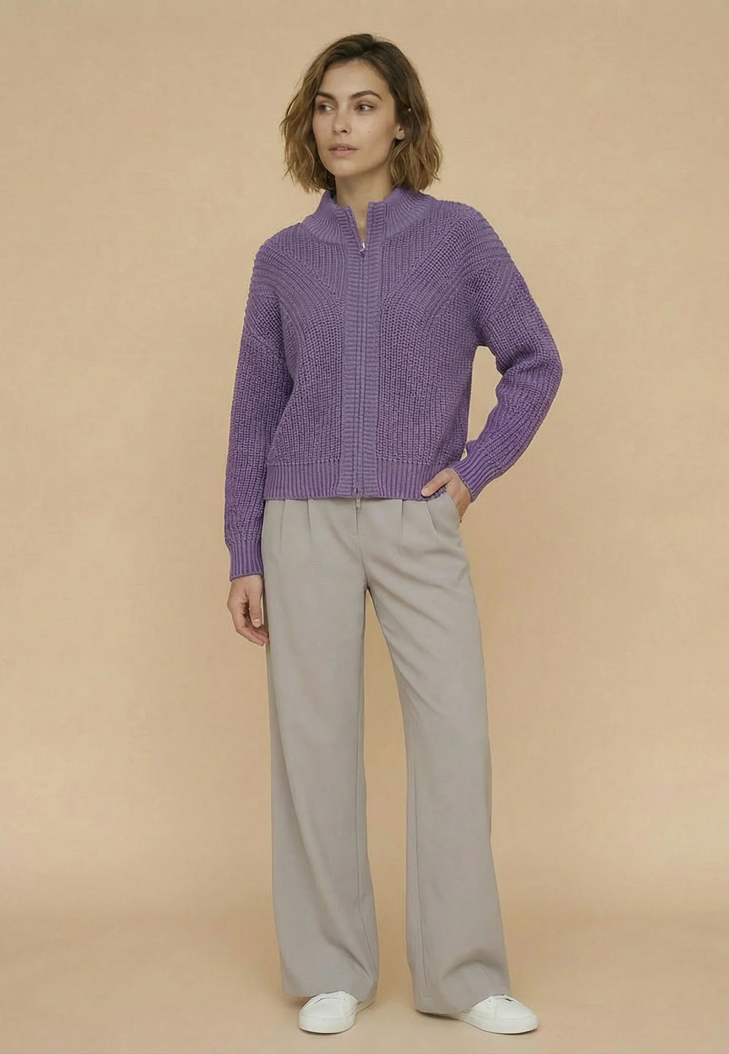 Strickjacke aus Baumwollmix mit Strukturmuster und Reißverschluss - Image 4