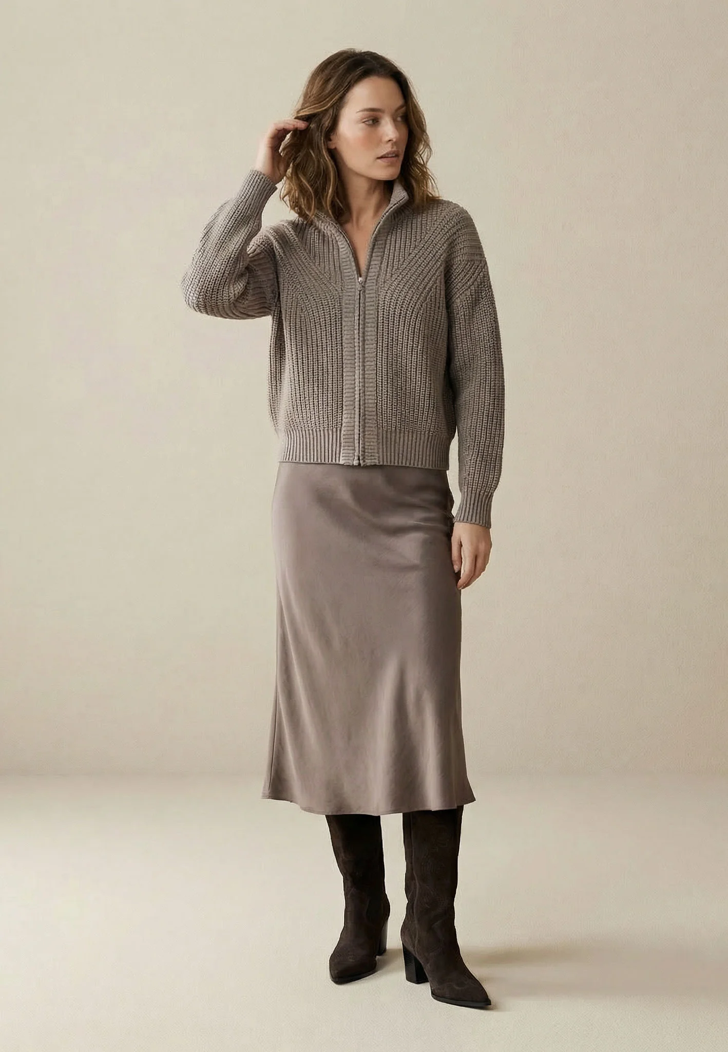 Strickjacke aus Baumwollmix mit Strukturmuster und Reißverschluss - Image 9