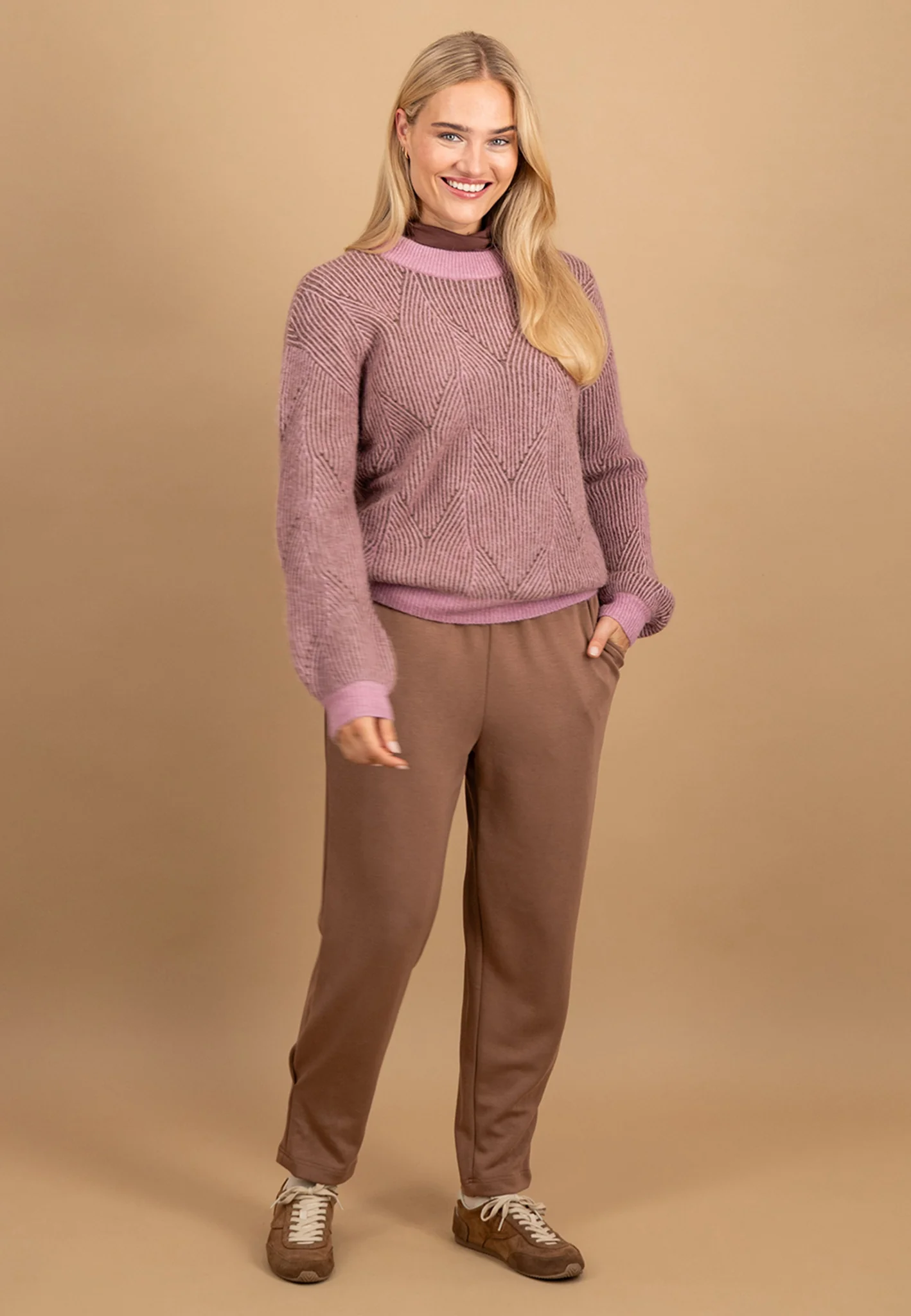 Strickpullover mit Strukturmuster im Alpaka-Wollmix und Kontrastbündchen - Image 13