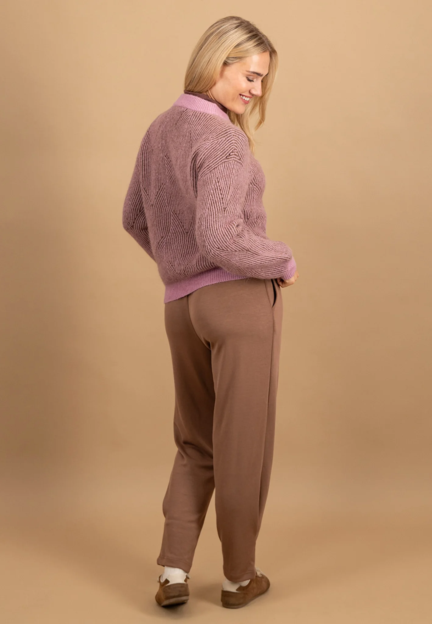 Strickpullover mit Strukturmuster im Alpaka-Wollmix und Kontrastbündchen - Image 15