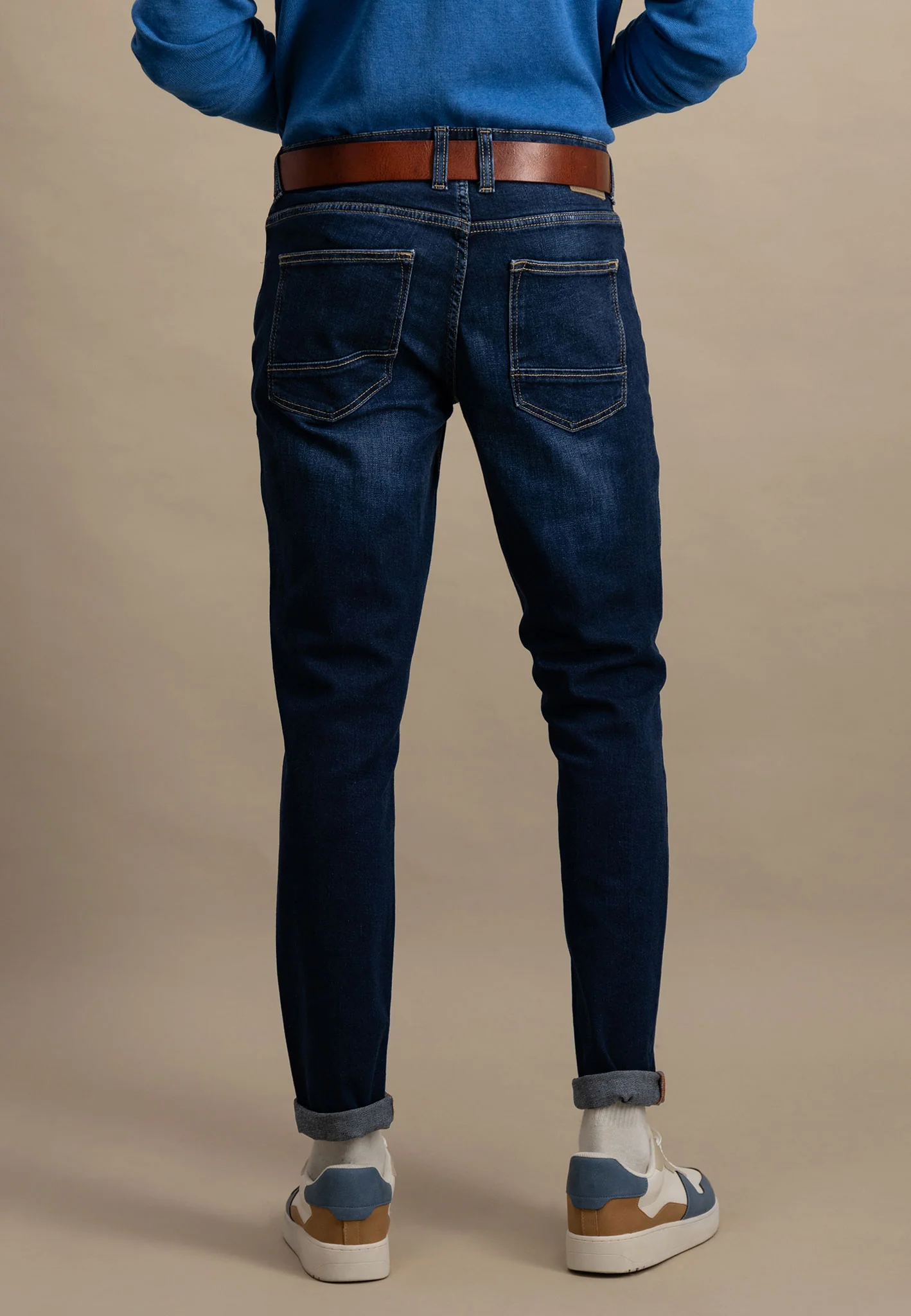 Tapered-Fit Jeans aus Baumwoll-Mix - Image 6